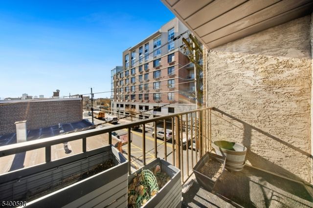 314 Palisade Ave, Cliffside Park Boro, NJ 07010