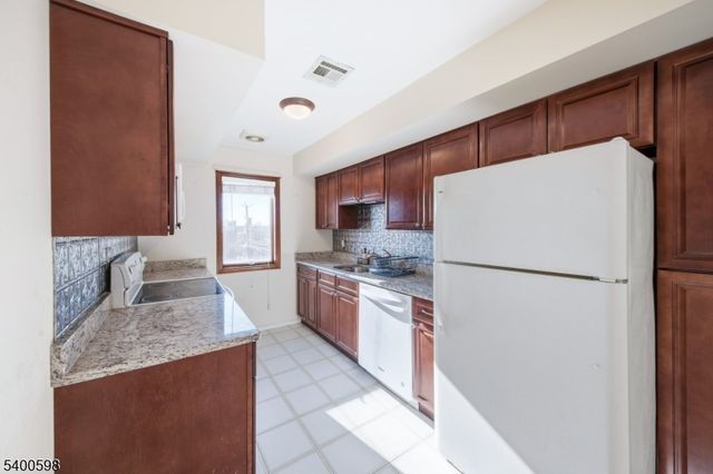 314 Palisade Ave, Cliffside Park Boro, NJ 07010