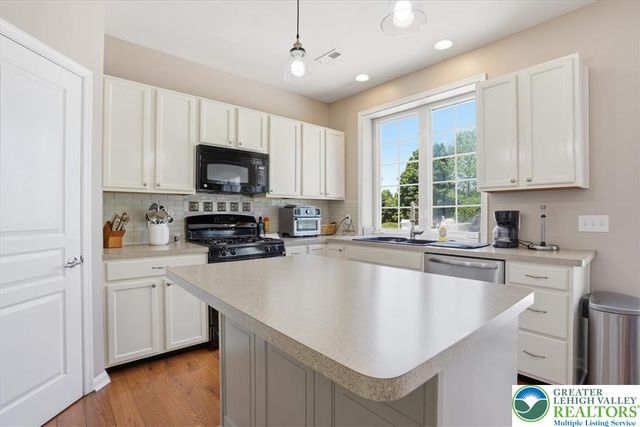 1665 Thorndale Road, Upper Macungie Twp, PA 18031