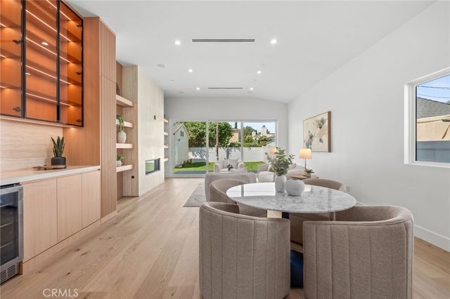 825 N Naomi, Burbank, CA 91505