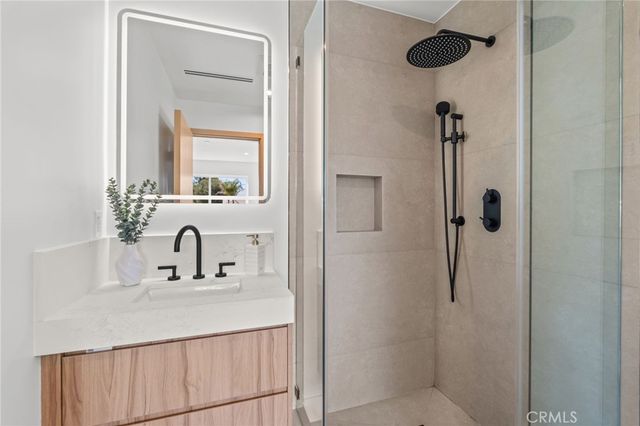 825 N Naomi, Burbank, CA 91505