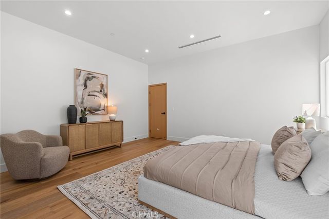 825 N Naomi, Burbank, CA 91505