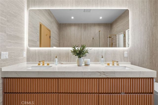 825 N Naomi, Burbank, CA 91505