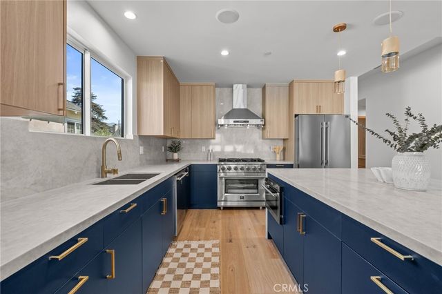 825 N Naomi, Burbank, CA 91505