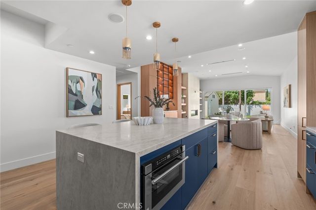 825 N Naomi, Burbank, CA 91505