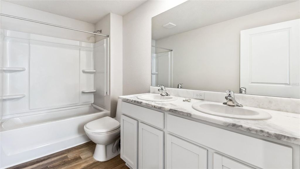 Image 17 of property listing at 18140 GANDER TERRACE, Lakewood Ranch, FL 34211