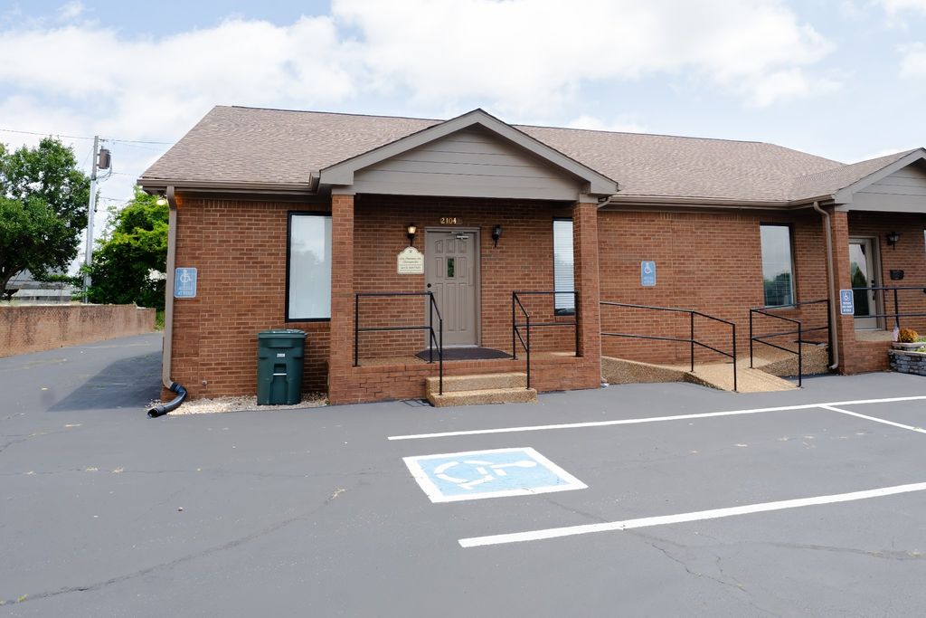 2104A Park Plaza Dr, Springfield, TN 37172