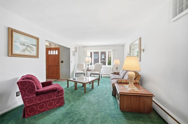 136 POPLAR ST, Jc, Heights, NJ 07307