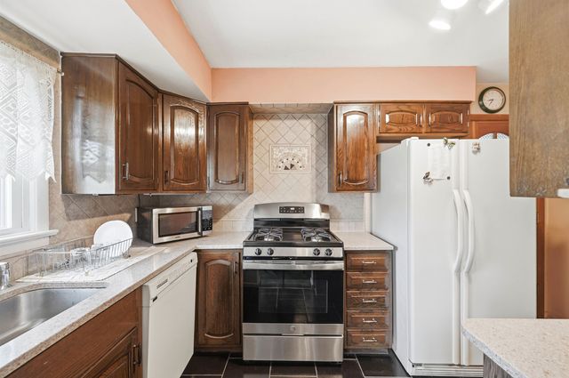 136 POPLAR ST, Jc, Heights, NJ 07307