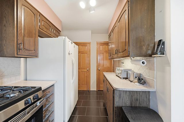 136 POPLAR ST, Jc, Heights, NJ 07307