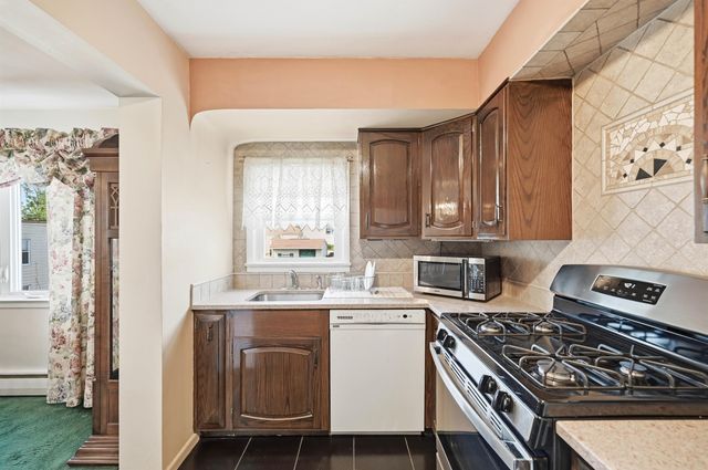 136 POPLAR ST, Jc, Heights, NJ 07307
