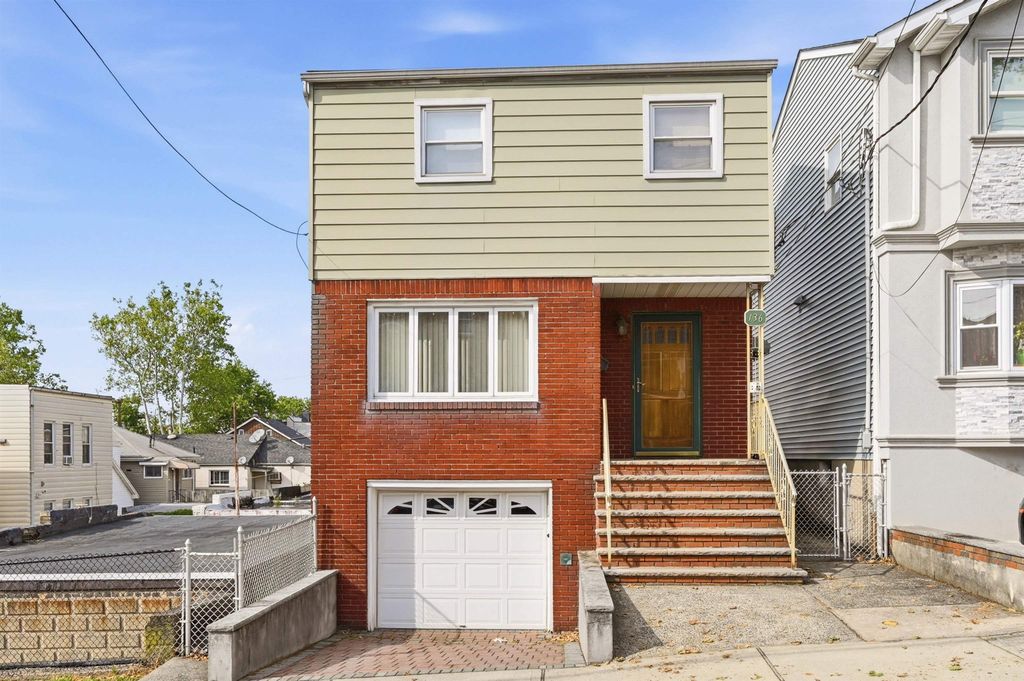 136 POPLAR ST, Jc, Heights, NJ 07307