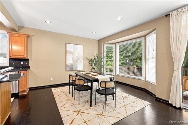 9688 Kingston Pointe Drive, Clarkston, MI 48348