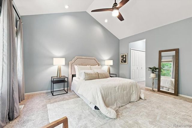 9688 Kingston Pointe Drive, Clarkston, MI 48348