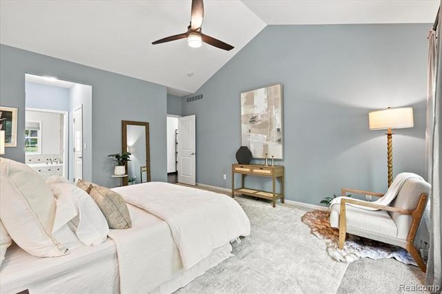 9688 Kingston Pointe Drive, Clarkston, MI 48348