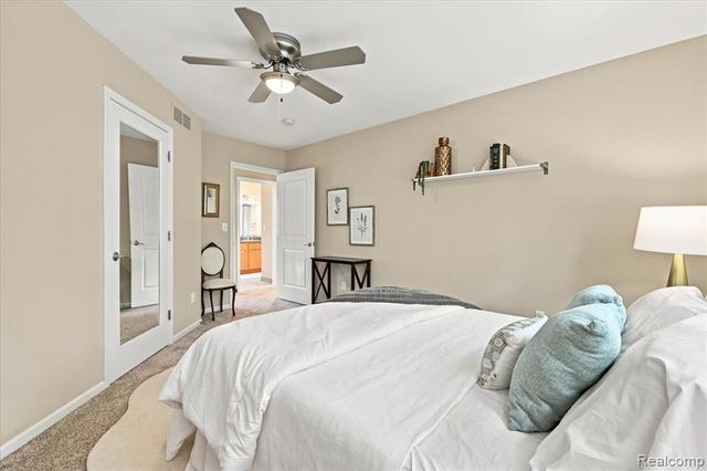 9688 Kingston Pointe Drive, Clarkston, MI 48348