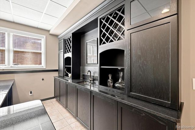 9688 Kingston Pointe Drive, Clarkston, MI 48348