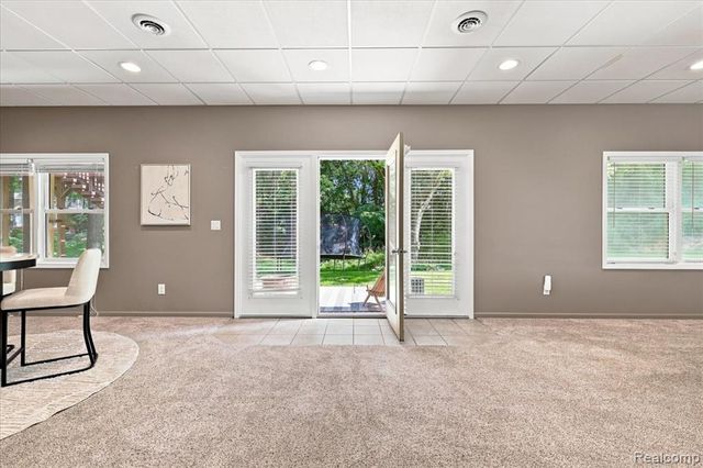 9688 Kingston Pointe Drive, Clarkston, MI 48348