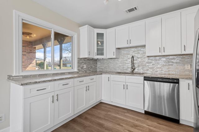 2600 W 59th Place, Merrillville, IN 46410