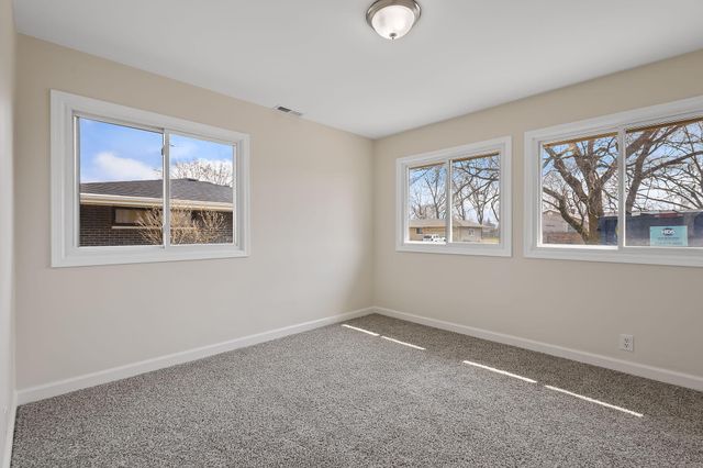 2600 W 59th Place, Merrillville, IN 46410