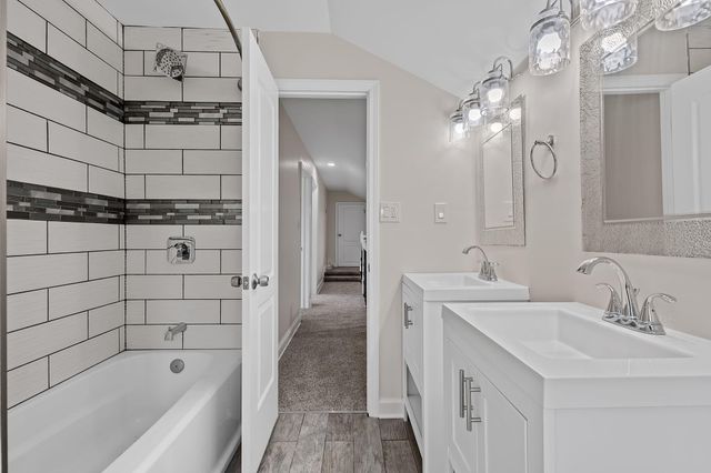 2600 W 59th Place, Merrillville, IN 46410