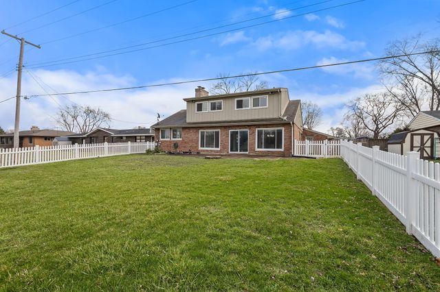 2600 W 59th Place, Merrillville, IN 46410