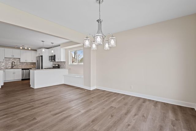 2600 W 59th Place, Merrillville, IN 46410