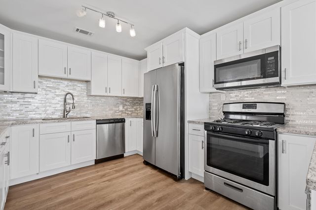 2600 W 59th Place, Merrillville, IN 46410