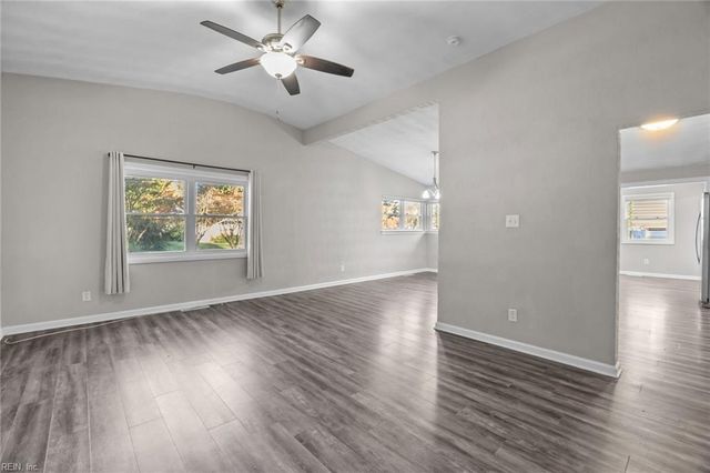 445 Pepper Mill LN, Norfolk, VA 23502