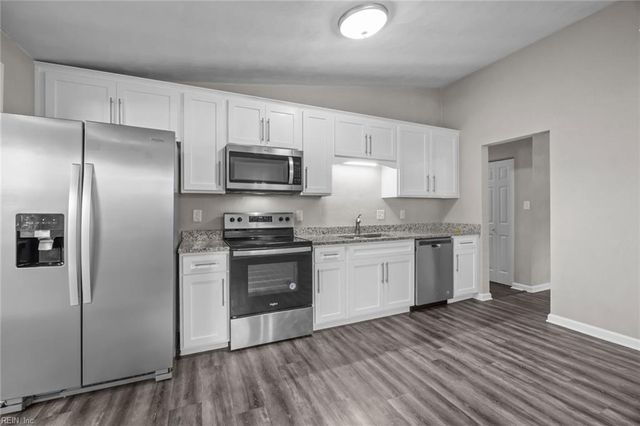 445 Pepper Mill LN, Norfolk, VA 23502