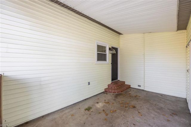 445 Pepper Mill LN, Norfolk, VA 23502