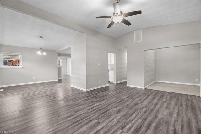 445 Pepper Mill LN, Norfolk, VA 23502