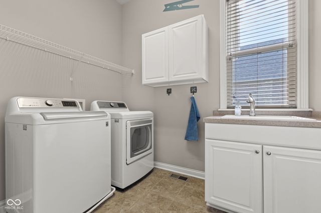 5719 Autumn Breeze Lane, Indianapolis, IN 46237