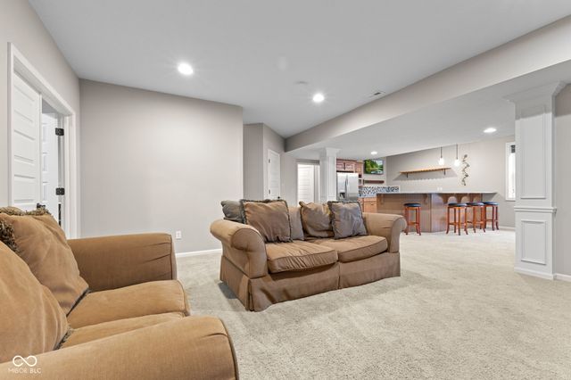 5719 Autumn Breeze Lane, Indianapolis, IN 46237