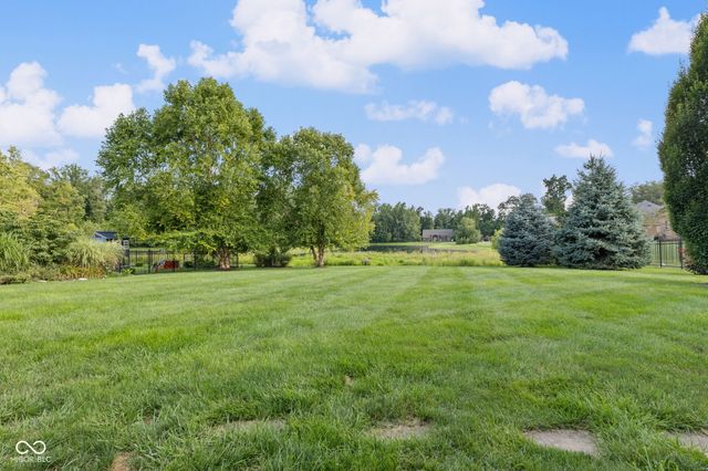 5719 Autumn Breeze Lane, Indianapolis, IN 46237