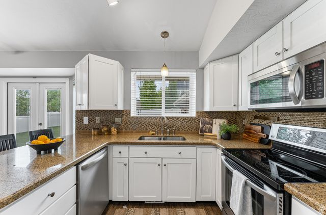 3 E ALFRED AVE, Kaysville, UT 84037