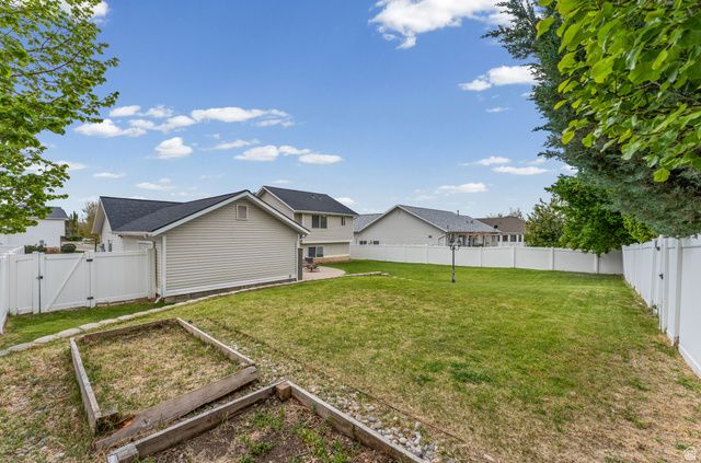 3 E ALFRED AVE, Kaysville, UT 84037