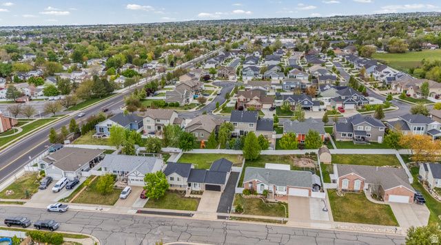 3 E ALFRED AVE, Kaysville, UT 84037