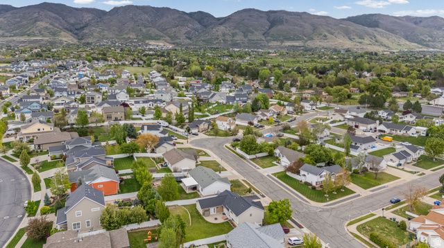 3 E ALFRED AVE, Kaysville, UT 84037