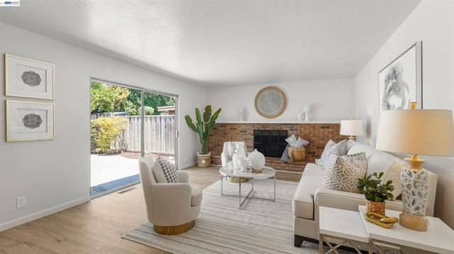 2435 Douglas St, Union City, CA 94587