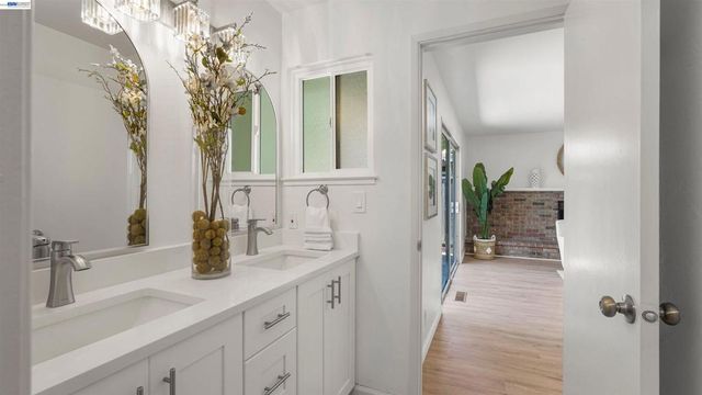 2435 Douglas St, Union City, CA 94587