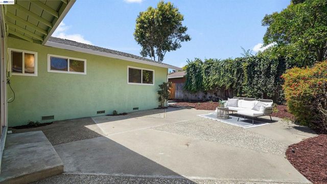 2435 Douglas St, Union City, CA 94587