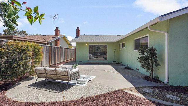 2435 Douglas St, Union City, CA 94587