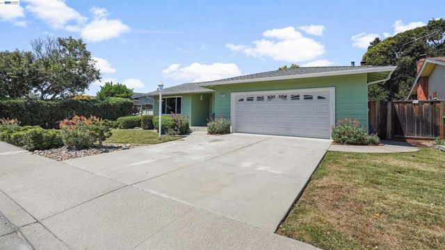 2435 Douglas St, Union City, CA 94587