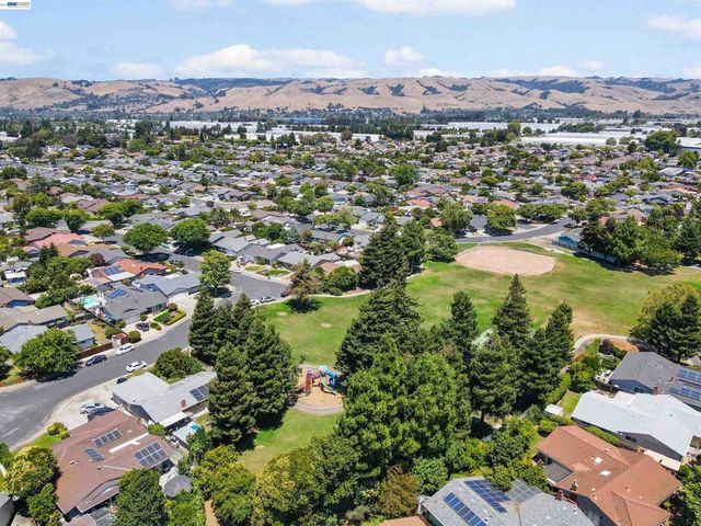 2435 Douglas St, Union City, CA 94587
