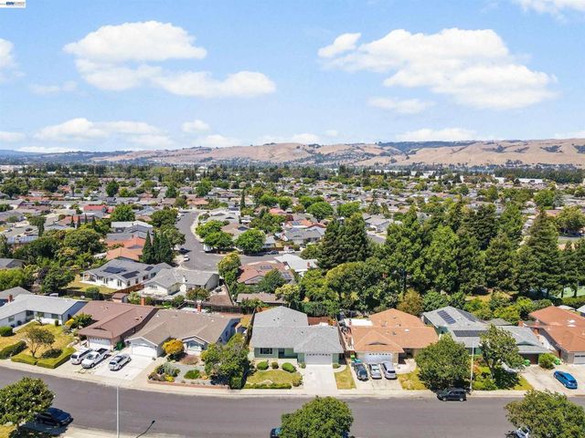 2435 Douglas St, Union City, CA 94587