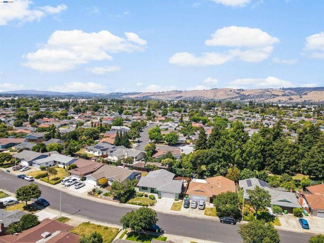 2435 Douglas St, Union City, CA 94587