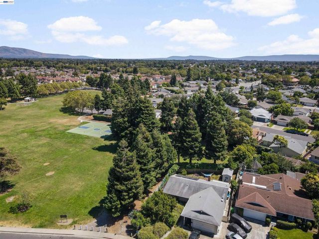 2435 Douglas St, Union City, CA 94587