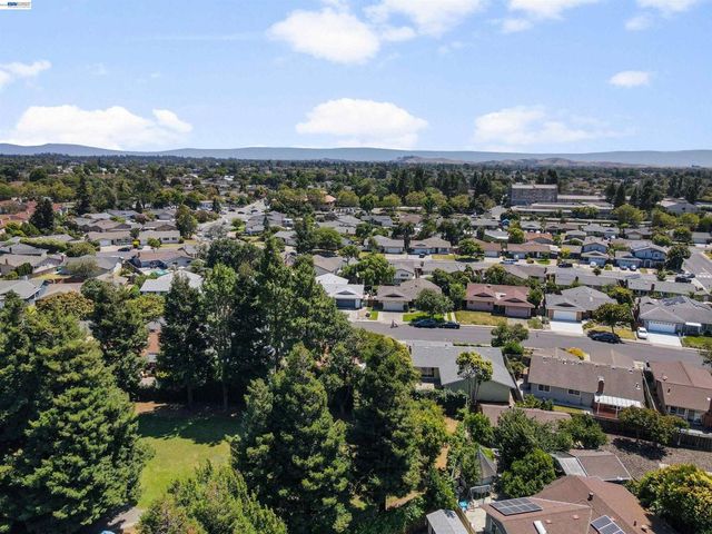 2435 Douglas St, Union City, CA 94587