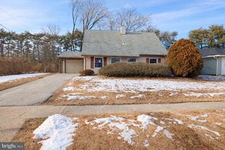 71 SHAWMONT LN, Willingboro, NJ 08046